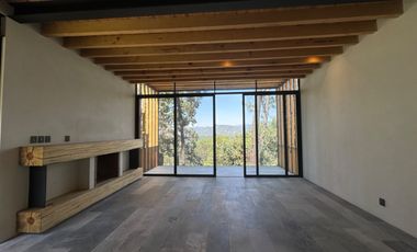 Casa en venta en Avándaro a 5 minutos del club de golf en Valle de Bravo
