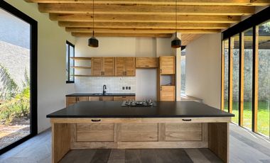 Casa en venta en Avándaro a 5 minutos del club de golf en Valle de Bravo