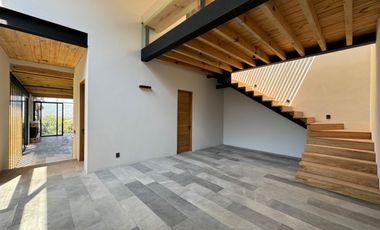Casa en venta en Avándaro a 5 minutos del club de golf en Valle de Bravo