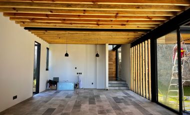 Casa en venta en Avándaro a 5 minutos del club de golf en Valle de Bravo