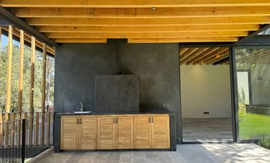 Casa en venta en Avándaro a 5 minutos del club de golf en Valle de Bravo