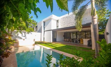 Casa en venta en Merida,Yucatan EN PRIVADA CERCA PLAZA LA ISLA