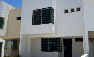 CASA EN RENTA EN PRADERAS DEL REFUGIO