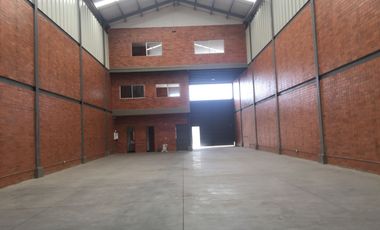 BODEGA ALQUILO EN CONJUNTO  ARROYOHONDO YUMBO 585 M2 $12 MILLONES