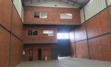 BODEGA ALQUILO EN CONJUNTO  ARROYOHONDO YUMBO 585 M2 $12 MILLONES