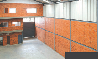 BODEGA ALQUILO EN CONJUNTO  ARROYOHONDO YUMBO 585 M2 $12 MILLONES