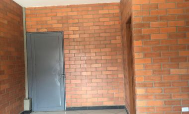 BODEGA ALQUILO EN CONJUNTO  ARROYOHONDO YUMBO 585 M2 $12 MILLONES