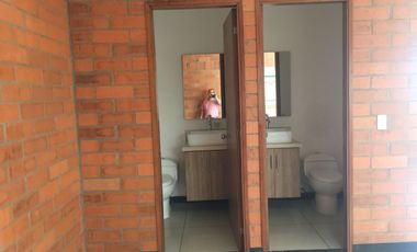 BODEGA ALQUILO EN CONJUNTO  ARROYOHONDO YUMBO 585 M2 $12 MILLONES