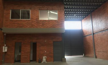 BODEGA ALQUILO EN CONJUNTO  ARROYOHONDO YUMBO 585 M2 $12 MILLONES