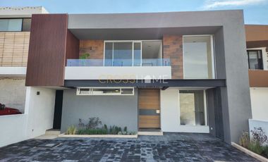Hermosa y moderna casa estilo industrial a la venta en Lomas de Juriquilla.