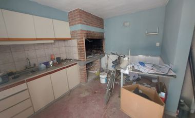 Casa 2 Ambientes Mas Taller en Venta en Barrio General Pueyrredon