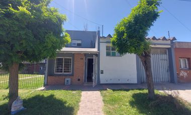 Casa 2 Ambientes Mas Taller en Venta en Barrio General Pueyrredon