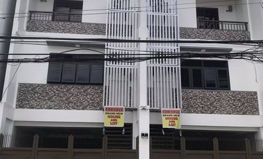 3 Storey Brand New House and Lot For Sale in Scout Area with 3 Bedroom and 3 Car Garage