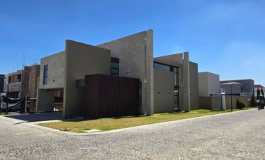 Exclusiva Casa en Venta en Rancho El Mesón, Calimaya: Lujo y Confort en un Entorno Privilegiado