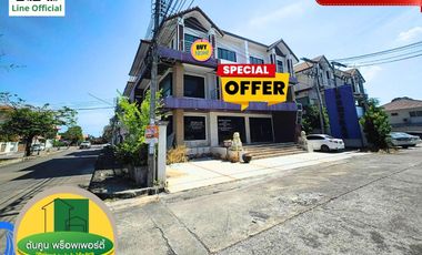 [Selling] Commercial building, 3 floors, 2 units, beautiful wide frontage, Phuket Town, suitable for an office.
