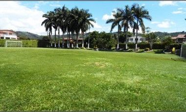 VENTA DE CASA CAMPESTRE DE 600 M2 CONSTRUIDOS SOBRE UN LOTE DE 2.300 M2, SITUADA EN SANTAGUEDA, MANIZALES CALDAS