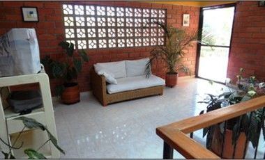 VENTA DE CASA CAMPESTRE DE 600 M2 CONSTRUIDOS SOBRE UN LOTE DE 2.300 M2, SITUADA EN SANTAGUEDA, MANIZALES CALDAS