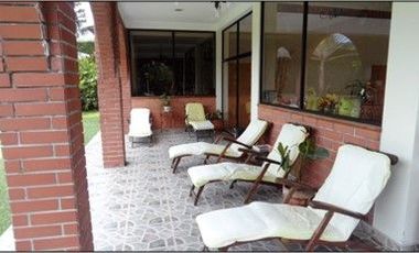 VENTA DE CASA CAMPESTRE DE 600 M2 CONSTRUIDOS SOBRE UN LOTE DE 2.300 M2, SITUADA EN SANTAGUEDA, MANIZALES CALDAS