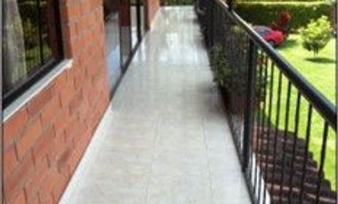 VENTA DE CASA CAMPESTRE DE 600 M2 CONSTRUIDOS SOBRE UN LOTE DE 2.300 M2, SITUADA EN SANTAGUEDA, MANIZALES CALDAS