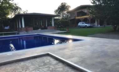 VENTA DE CASA CAMPESTRE DE 600 M2 CONSTRUIDOS SOBRE UN LOTE DE 2.300 M2, SITUADA EN SANTAGUEDA, MANIZALES CALDAS