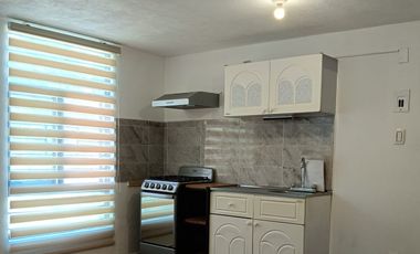 Práctica y pequeña casa en renta en la Col. Florida