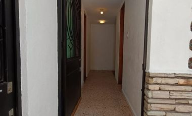 Práctica y pequeña casa en renta en la Col. Florida