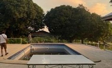 VILLA IN CALATAGAN with SWIMMING POOL FOR SALE!