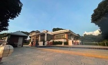 VILLA IN CALATAGAN with SWIMMING POOL FOR SALE!