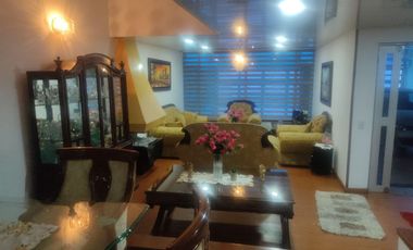 SE VENDE EXCELENTE CASA EN MODELIA , 5ALCOBAS FRENTE A PARQUE