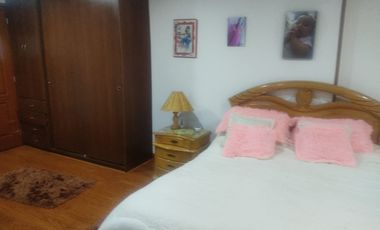 SE VENDE EXCELENTE CASA EN MODELIA , 5ALCOBAS FRENTE A PARQUE
