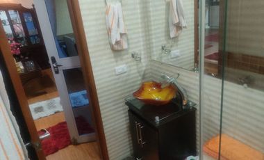 SE VENDE EXCELENTE CASA EN MODELIA , 5ALCOBAS FRENTE A PARQUE