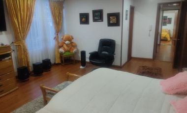 SE VENDE EXCELENTE CASA EN MODELIA , 5ALCOBAS FRENTE A PARQUE