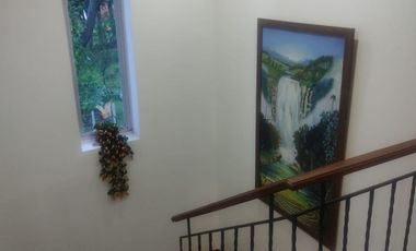 SE VENDE EXCELENTE CASA EN MODELIA , 5ALCOBAS FRENTE A PARQUE