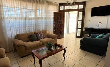CASA EN RENTA VIRGILIO URIBE