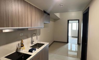 Semi Furnished 1BR Unit with Balcony at Park Mckinley West