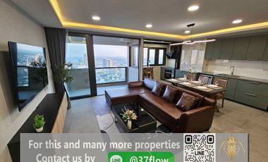 Luxurious 3-Bed Oasis Near BTS Phrom Phong - Modern Elegance Awaits