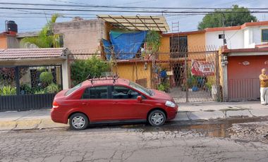 CASA AMPLIA SOBRE AV. DALIAS DE 4 RECAMARAS