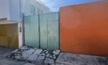CASA DE UN NIVEL EN RENTA