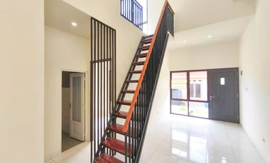 Rumah 10 Menit ke Stasiun Cisauk SHM Hadap Utara Siap KPR J-37485