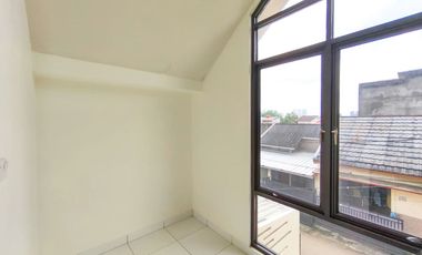 Rumah 10 Menit ke Stasiun Cisauk SHM Hadap Utara Siap KPR J-37485