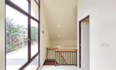 Rumah 10 Menit ke Stasiun Cisauk SHM Hadap Utara Siap KPR J-37485