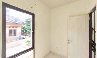 Rumah 10 Menit ke Stasiun Cisauk SHM Hadap Utara Siap KPR J-37485