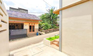 Rumah 10 Menit ke Stasiun Cisauk SHM Hadap Utara Siap KPR J-37485