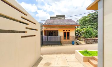Rumah 10 Menit ke Stasiun Cisauk SHM Hadap Utara Siap KPR J-37485