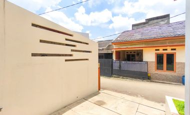 Rumah 10 Menit ke Stasiun Cisauk SHM Hadap Utara Siap KPR J-37485