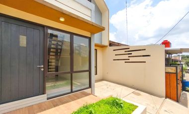 Rumah 10 Menit ke Stasiun Cisauk SHM Hadap Utara Siap KPR J-37485