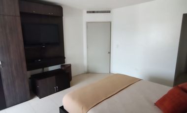 Hilton Colon, Vendo Linda Suite Piso Ato con Vista a la Piscina.