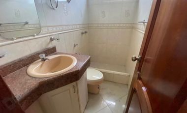 Alquiler de departamento u oficina con uso de suelo comercial - Kennedy norte