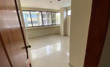 Alquiler de departamento u oficina con uso de suelo comercial - Kennedy norte