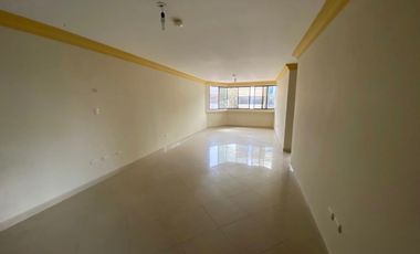 Alquiler de departamento u oficina con uso de suelo comercial - Kennedy norte